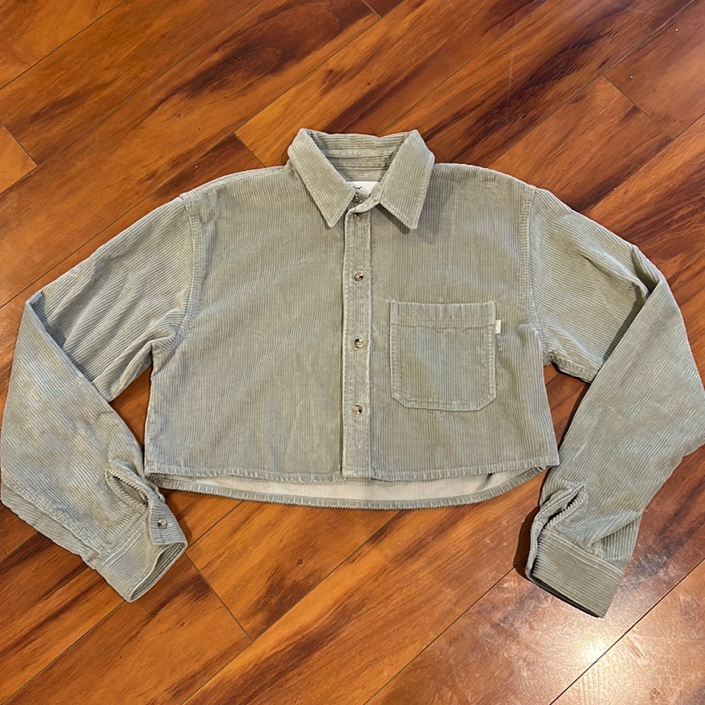 aritzia corduroy cropped jacket in moss